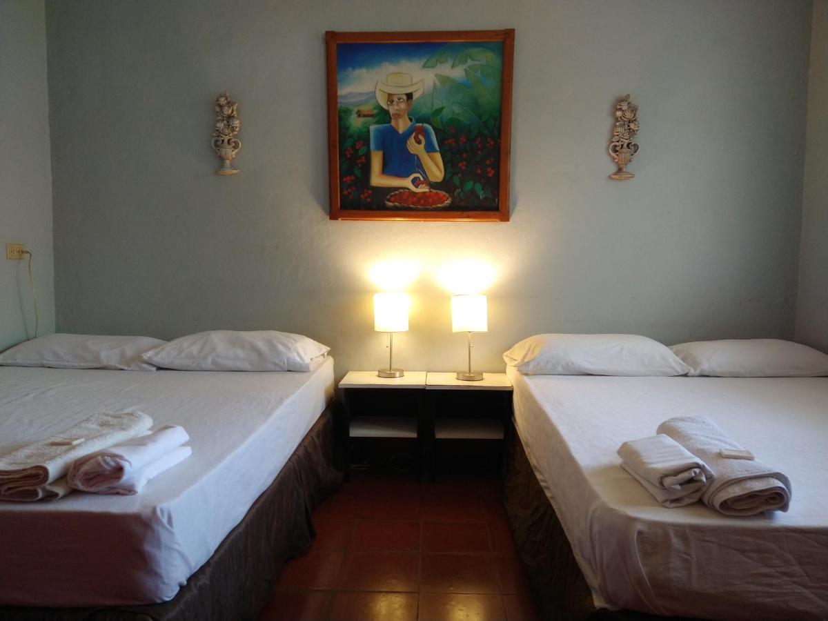 Hôtel Harvest House Nicaragua à León Extérieur photo