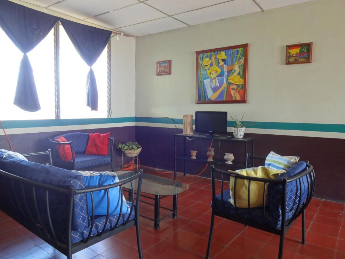 Hôtel Harvest House Nicaragua à León Extérieur photo