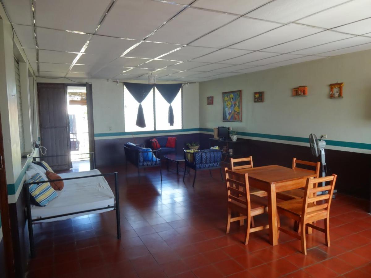 Hôtel Harvest House Nicaragua à León Extérieur photo