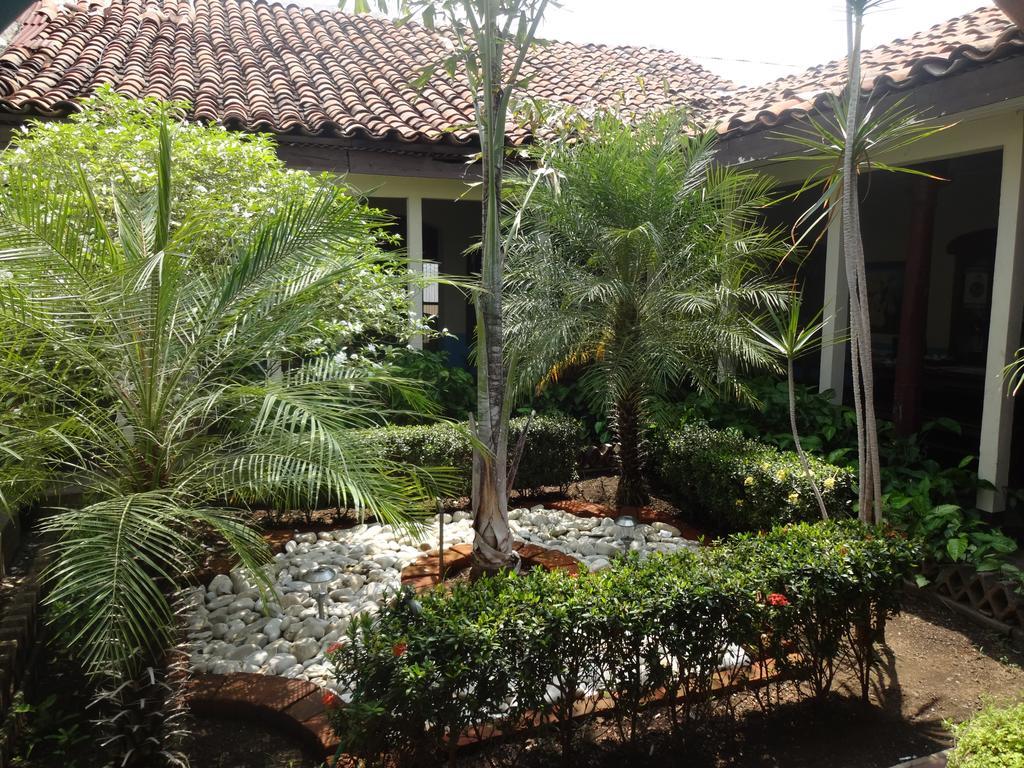 Hôtel Harvest House Nicaragua à León Extérieur photo