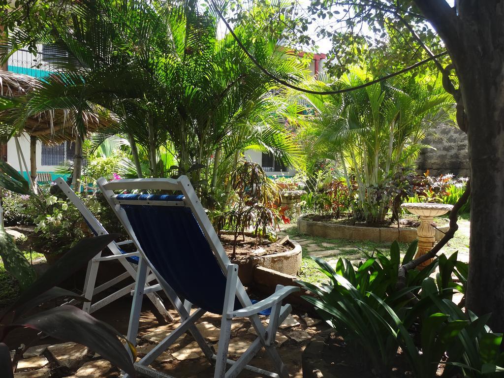 Hôtel Harvest House Nicaragua à León Extérieur photo