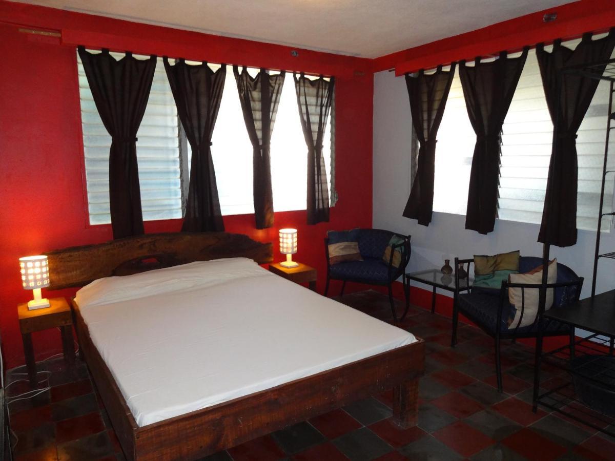 Hôtel Harvest House Nicaragua à León Extérieur photo