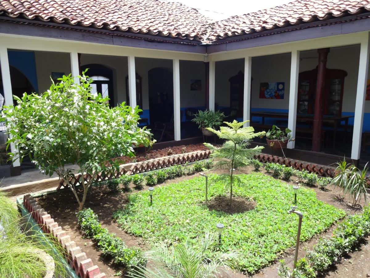 Hôtel Harvest House Nicaragua à León Extérieur photo